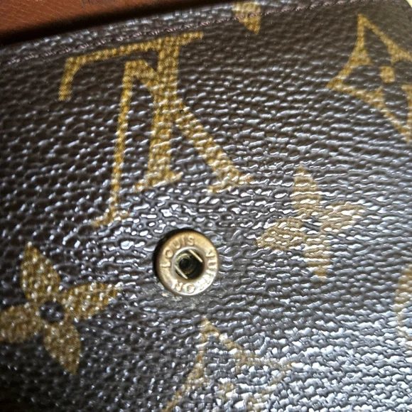 Authentic Louis Vuitton Monogram Bi-Fold - Picture 13 of 16